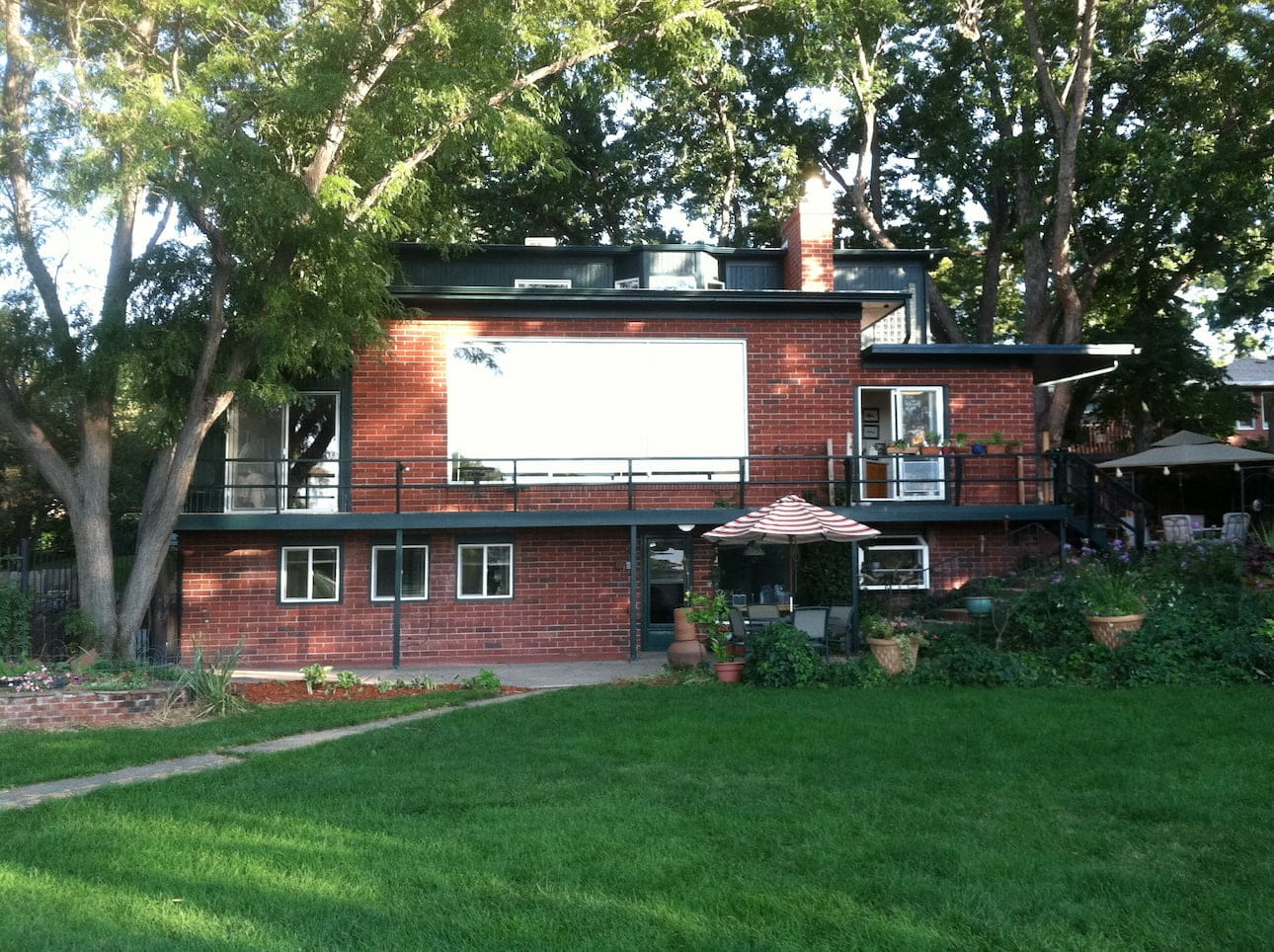 window-cleaning-hampden Clean picture windows on a 1960s split-level home in Hampden, Denver