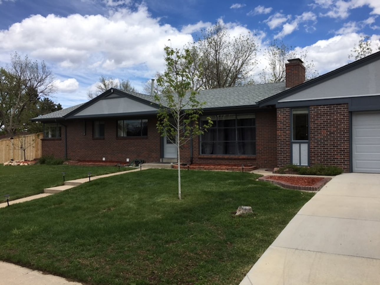 window-cleaning-sheridan Clean windows on a single-story Sheridan, Colorado home